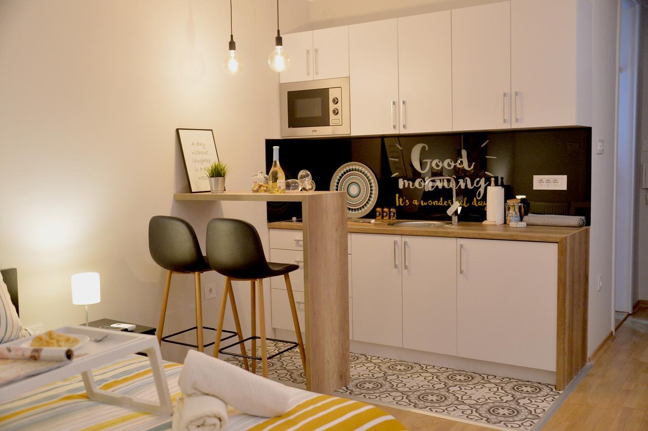 Apartment Pleasure Нови-Сад Экстерьер фото